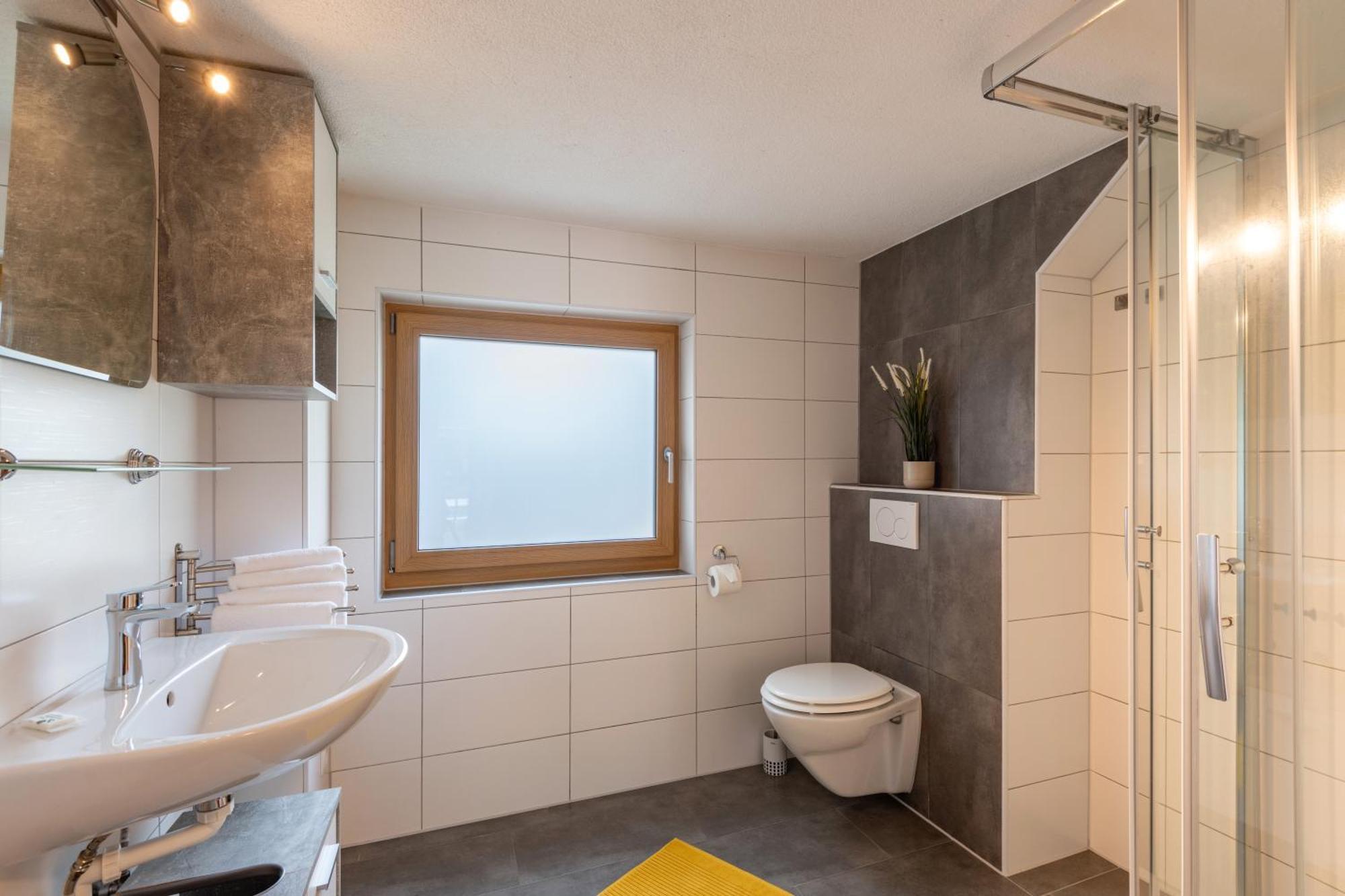 Modernes Apartment - 3 Schlafzimmer - 2 Kostenlose Parkplaetze フューゲン エクステリア 写真